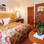 Aparthotel Adler