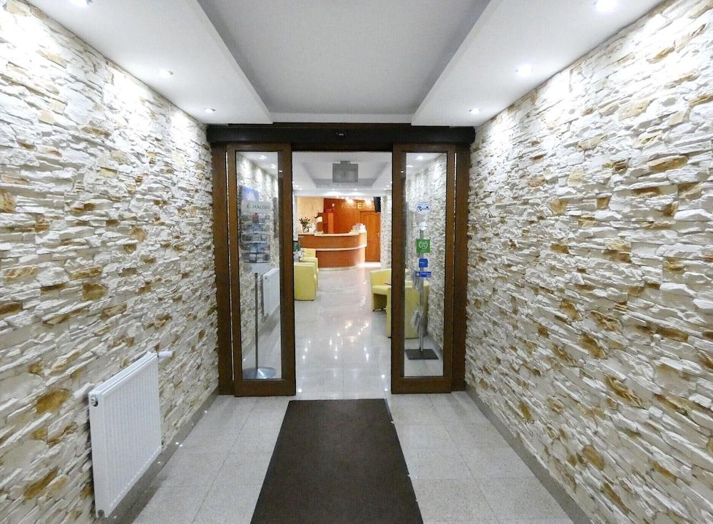 Aparthotel Adler Krakau
