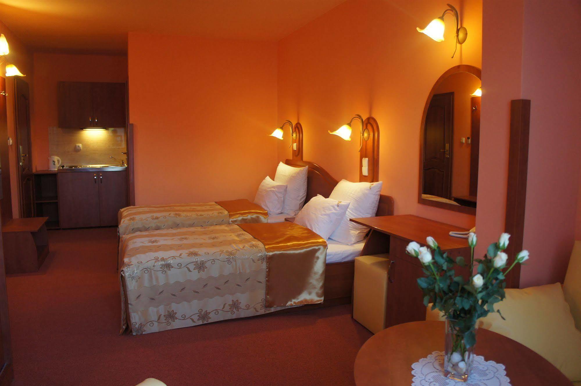 Adler Aparthotel 3*